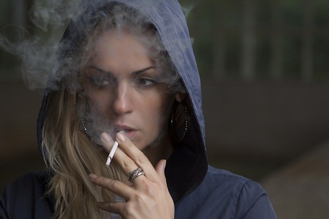 Cigarettes to smoke women learning Eva Smokes